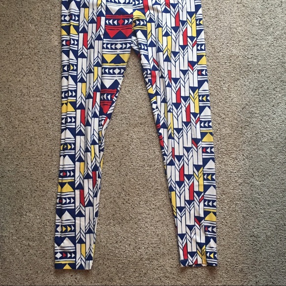 Lularoe Tall and Curvy leggings in a Aztec Print - Picture 2 of 3