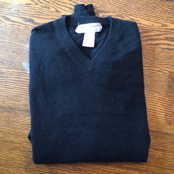 Paolo Mondo Black cashmere sweater.
