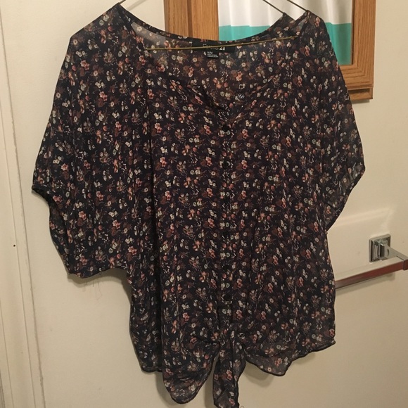 F21 - Floral Blouse with Tied Bottom