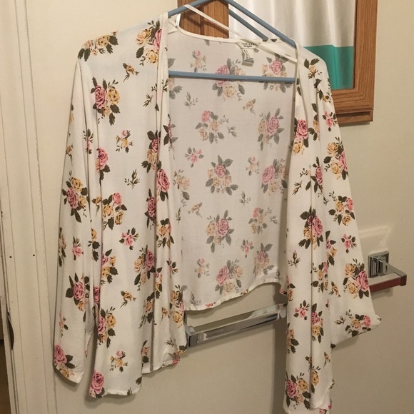 F21 - Floral Cardigan - Picture 1 of 3