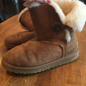 UGG Chestnut Bailey button boots