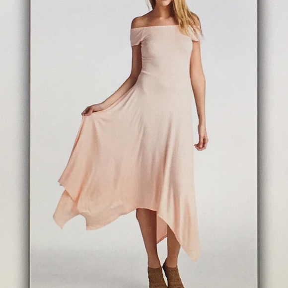 Dresses & Skirts - 👛Blush pink👛 off shoulder butterfly dress Dresses & Skirts - 👛Blush pink👛 off shoulder butterfly dress