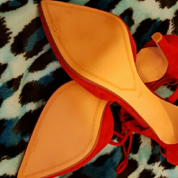 Brand new red heels - Picture 3 of 4