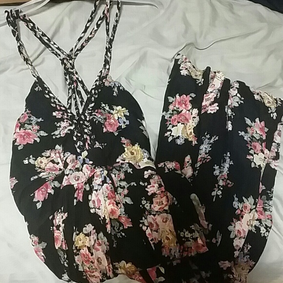 Forever 21 Floral Maxi Dress - Picture 2 of 4