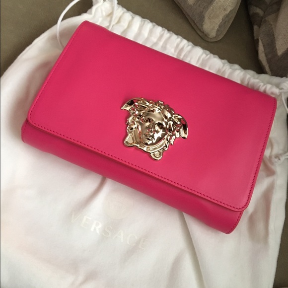 Versace listing without flash!