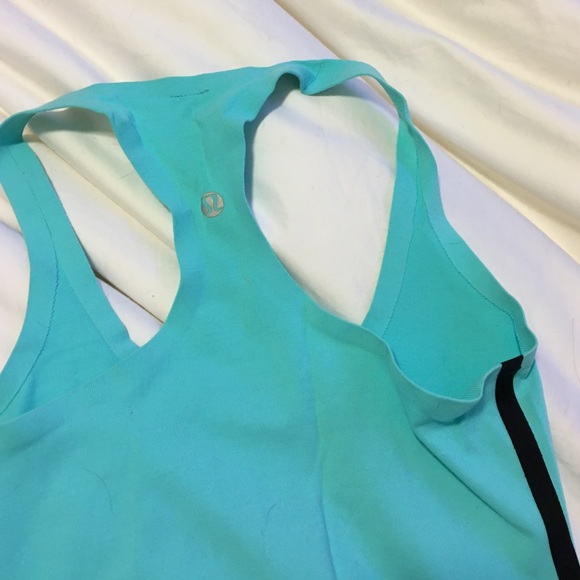 Lululemon workout top