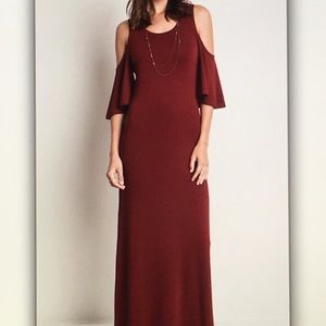 Dresses - 5 ⭐️ rating!🍾Wine off🍷shoulder maxi dress Dresses - 5 ⭐️ rating!🍾Wine off🍷shoulder maxi dress