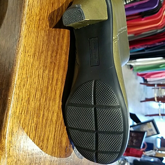 Leather Dafne boots from Donald Pliner - Picture 3 of 4