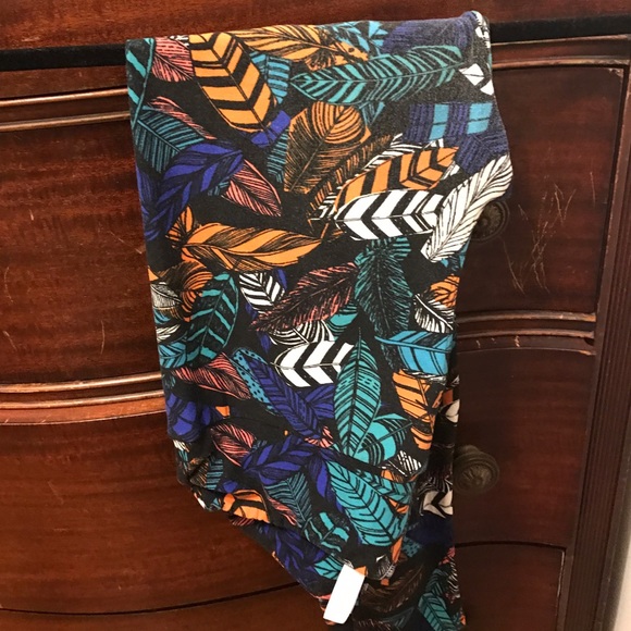 LuLaRoe OS feathers