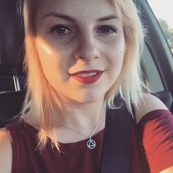 Meet your Posher, Darcie - Picture 2 of 4