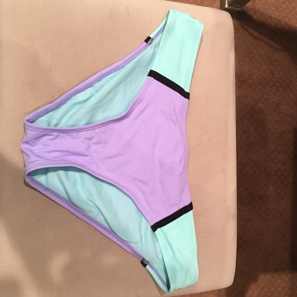 Xhilaration bikini bottom size L