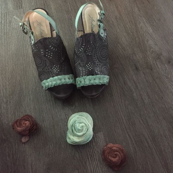 Wedges - Picture 3 of 4