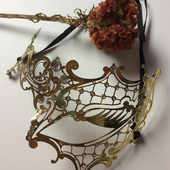 Masquerade mask - Picture 2 of 3