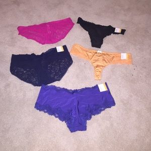 Assorted panty bundle all size medium.