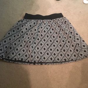 Black&white skirt