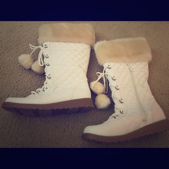 NWOT White Winter Boots ❄️