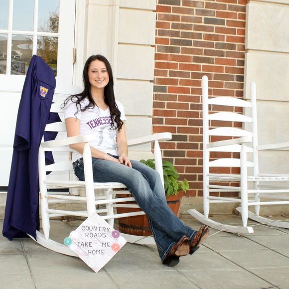 Meet your Posher, Elizabeth