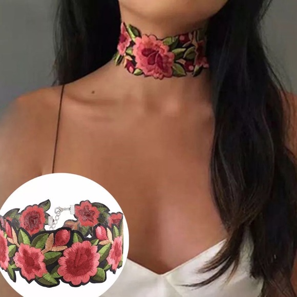 🌟Isabella embroidered  Necklace🌟 - Picture 2 of 3