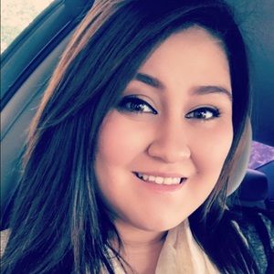 Meet your Posher, Ana