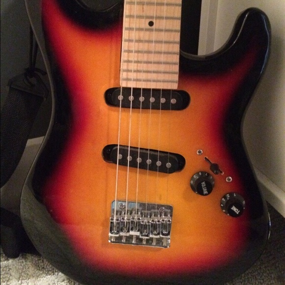 Schoenhut Electric Guitar - Picture 2 of 3