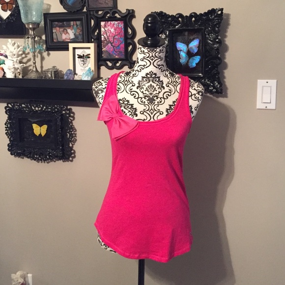 Pink bow tank
