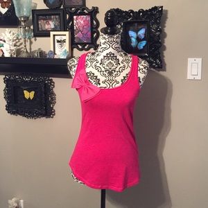 Pink bow tank