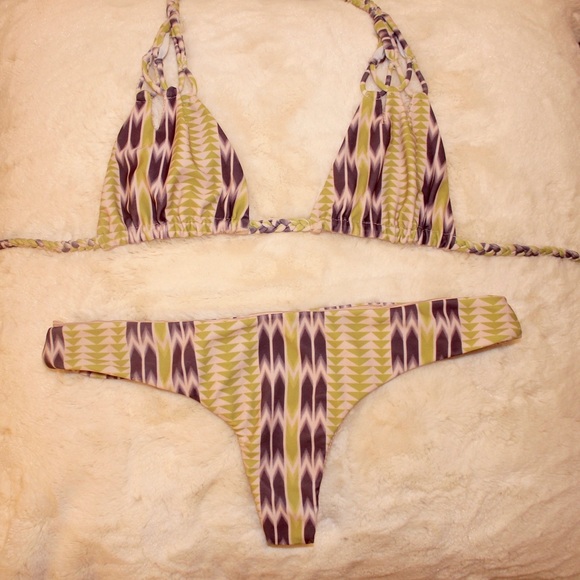 Acacia Swimwear Tunnels top - Picture 1 of 1