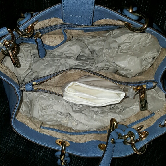 Michael Kors Cynthia Handbag - Picture 5 of 8