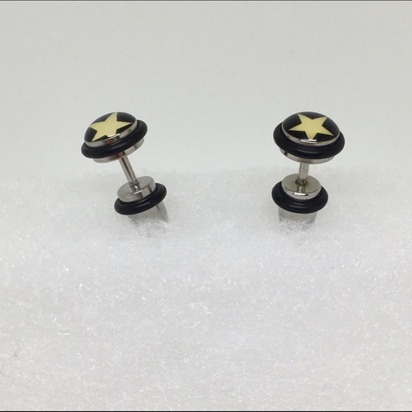 Star Studs Unisex - Picture 3 of 4