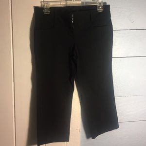 The limited exact stretch capris