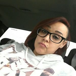 Meet your Posher, Connie