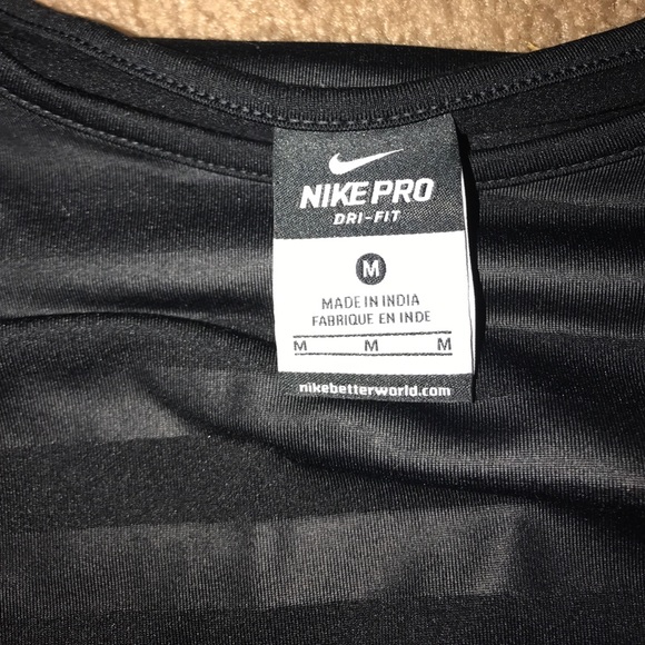 EUC NIKE DRI-FIT Fitted Top - Picture 3 of 3