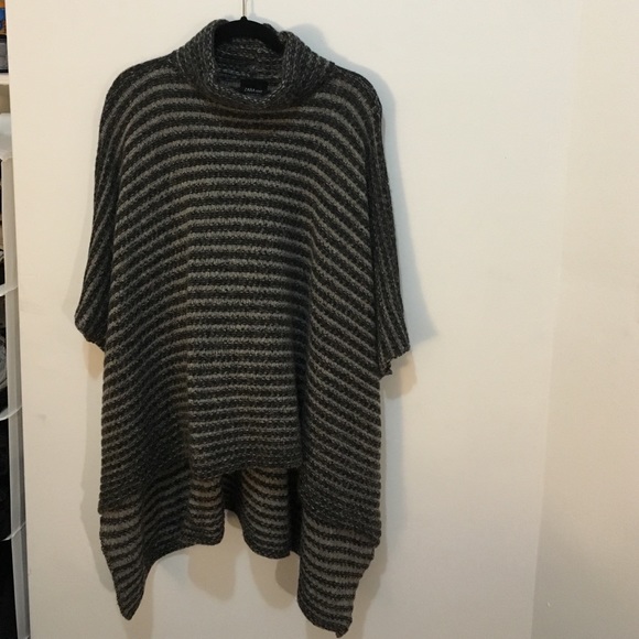 ZARA asymmetrical hem turtle neck sweater