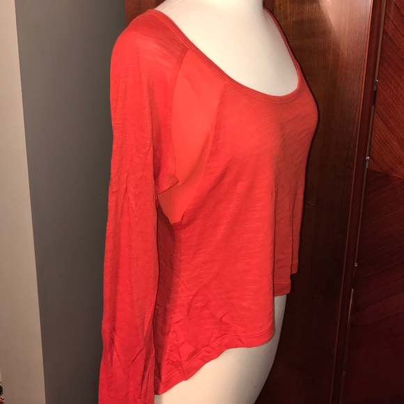 MAHINA High Low Long Sleeve Top - Picture 2 of 7