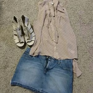 {Cream-colored Wedges}