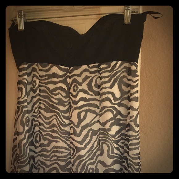 NWOT Charlotte Russe Strapless dress, Blk/white, M