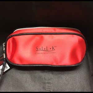 🌹NEW!🌹Royal & Langnickel S•I•L•K Cosmetic Bag