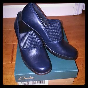 Clarks Navy Heels