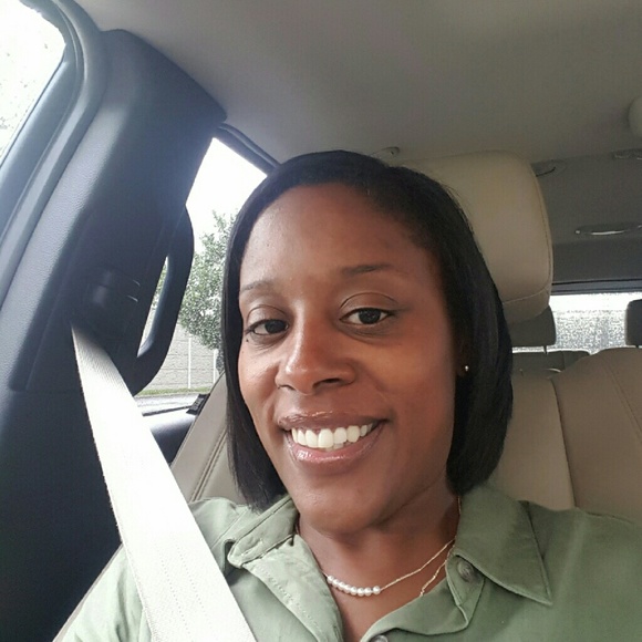 Meet your Posher, Roshelle - Picture 1 of 1