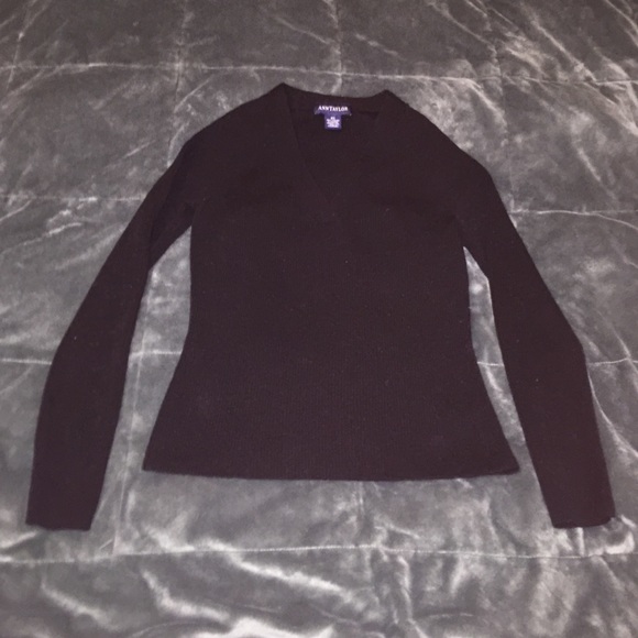 Ann Taylor Black Rib Knit V Neck Sweater - Picture 1 of 2