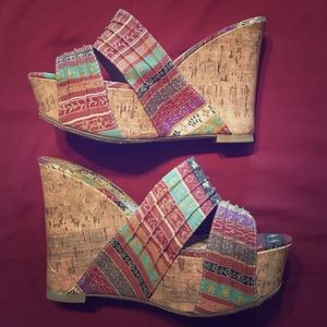 *NEW* Trendy City Classified Platform Wedges