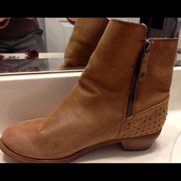 Reef ankle boots, size 8. Genuine Leather.