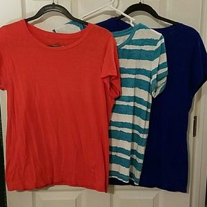 Crown & Ivy t-shirts L  (lot of 3)