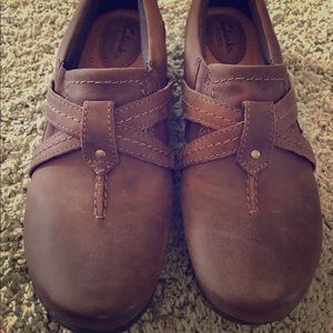 Clarks brown shoes. Never worn. NWOT