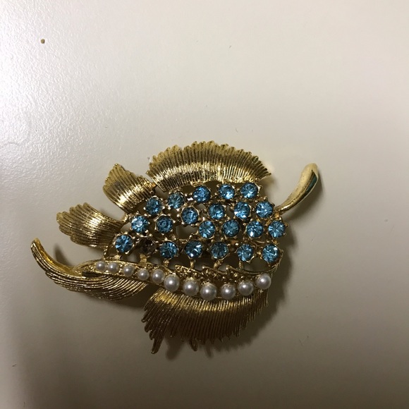 Gold and blue with white pearls brooch pin - Picture 2 of 3