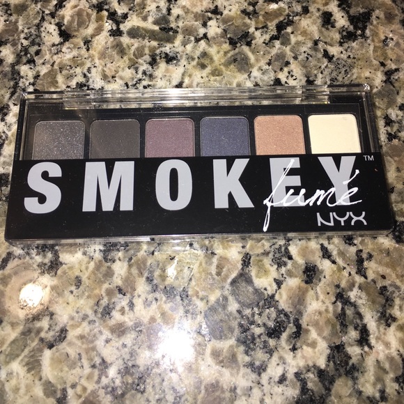 Smokey fume NYX shadow pallet - Picture 1 of 1