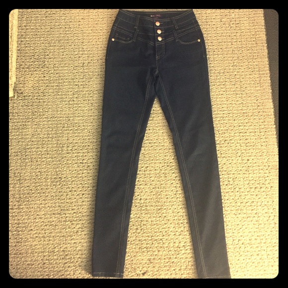 High waisted jeans