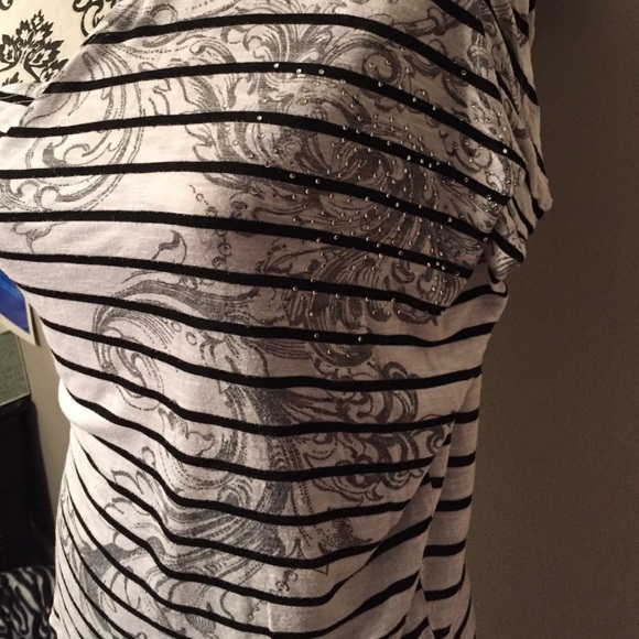 Off shoulder striped top - Picture 2 of 2