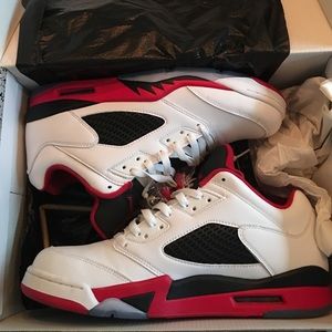 Air Jordan Fire Red 5 Low / Size 10.5