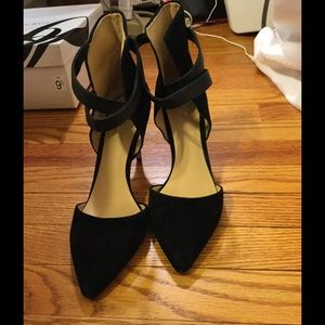 Black suede and leather Joe's heels